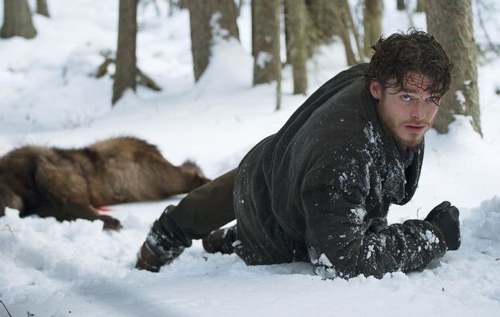17 качественных сериалов, словно специально созданных для идеального новогоднего безделья