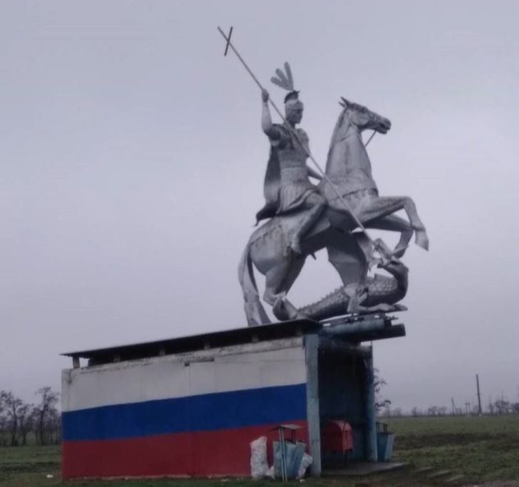 Девушка проехала в&nbsp;одиночку всю Россию и&nbsp;написала о&nbsp;своих открытиях в&nbsp;твиттере. Оторваться от&nbsp;него невозможно